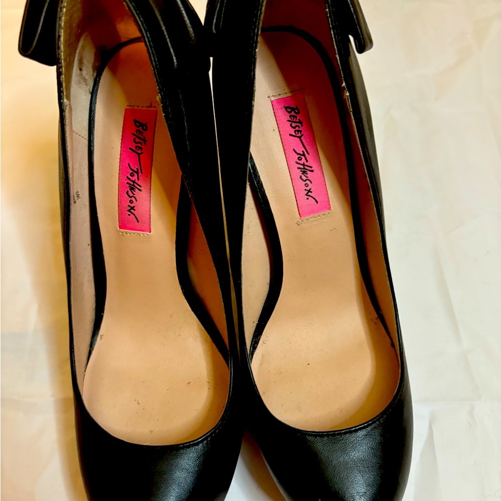 Betsy Johnson pumps